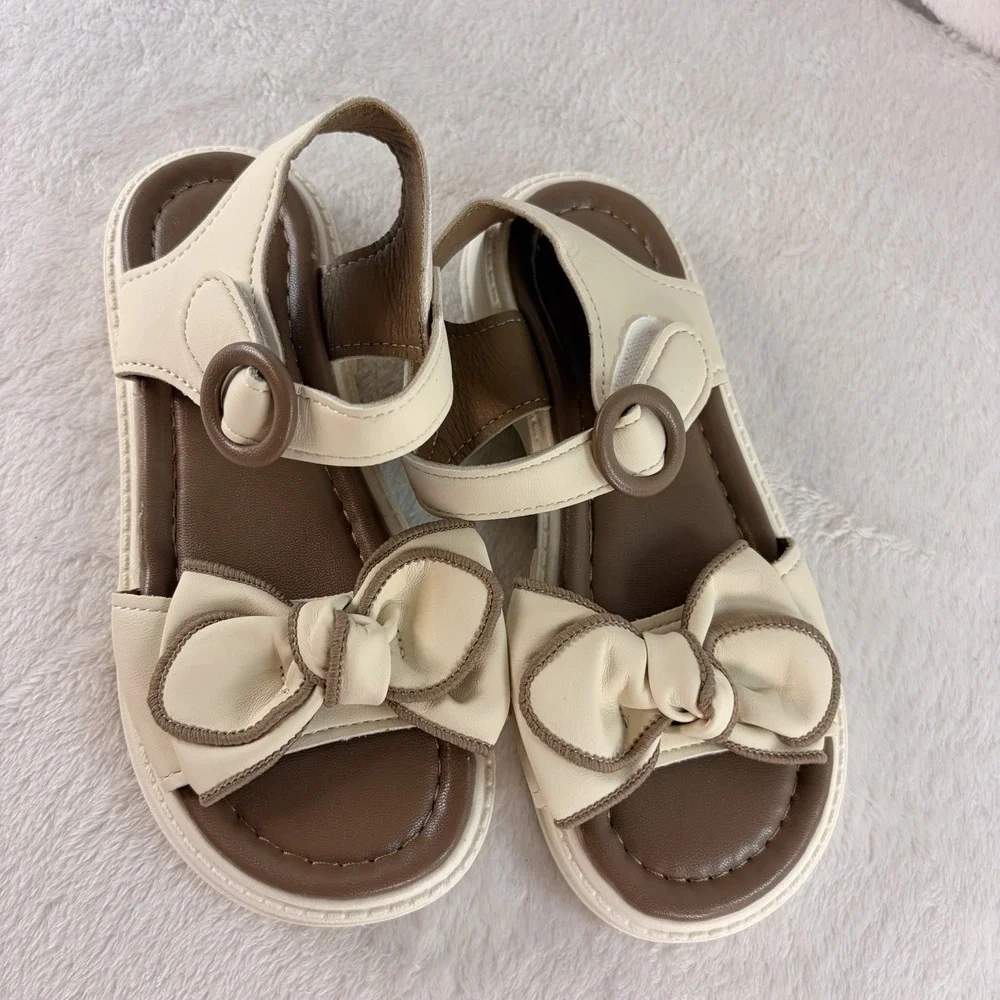 NWOB Girls Beige Bow Princess Sandals – Size EU 32 / US Kids Youth 1 Non Slip